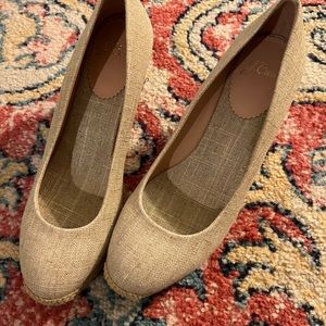 These are adorable wedge shoes never worn!